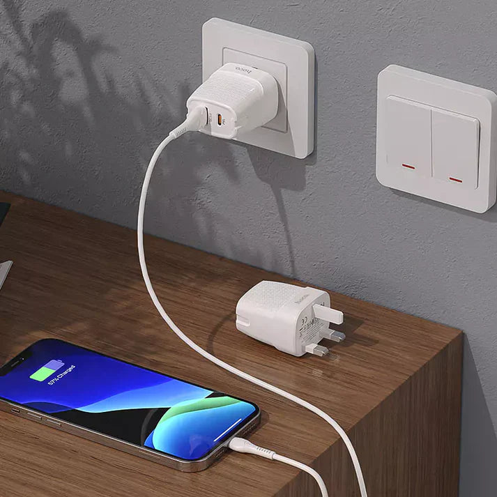 HOCO C85B Bright dual port PD20W+QC3.0 charger(UK) - White
